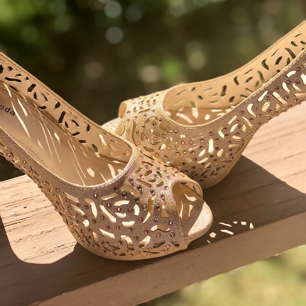 Top Moda Champagne Heels - Picture 4 of 7